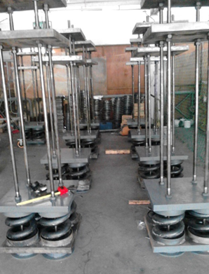 Bangunan 118 — Creep testing equipment and specimen setup.